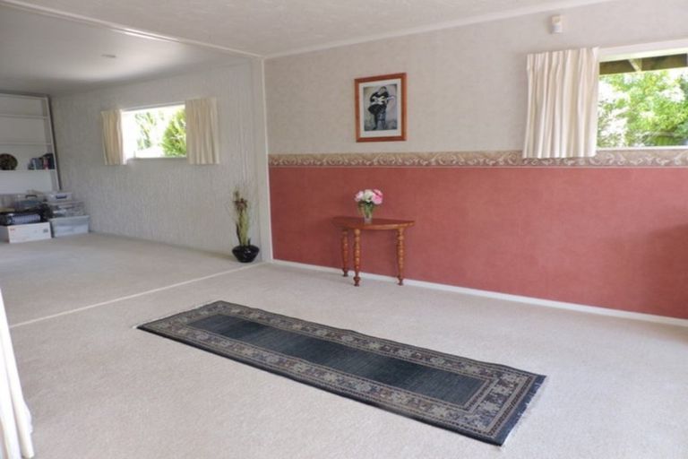 Photo of property in 5 Gonville Street, Tawa, Wellington, 5028