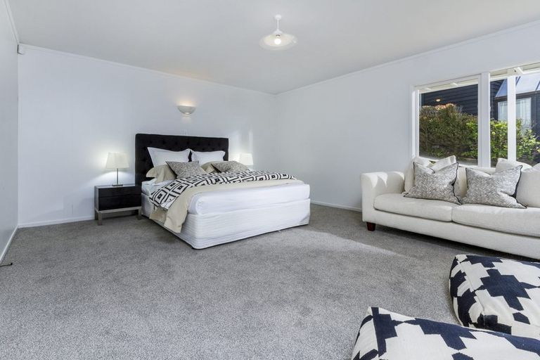 Photo of property in 29 Whitby Crescent, Mairangi Bay, Auckland, 0630