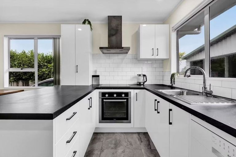 Photo of property in 3 Veronica Place, Bell Block, New Plymouth, 4312