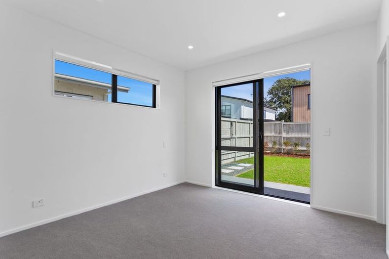 Photo of property in 77 Pepene Avenue, Takanini, Auckland, 2112