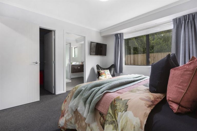 Photo of property in 8 Hull Place, Whitby, Porirua, 5024