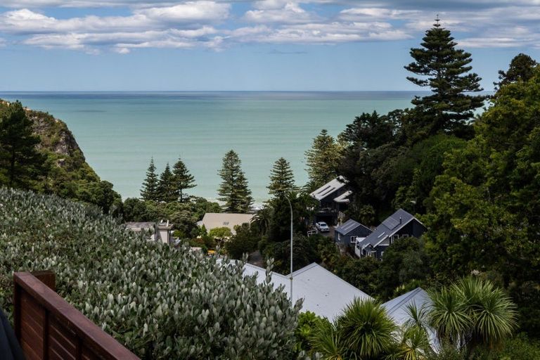 Photo of property in 11 Thompson Road, Bluff Hill, Napier, 4110