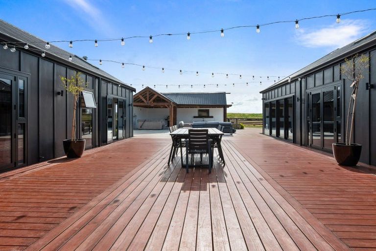 Photo of property in 137 Mchardie Road, Bulls, 4894