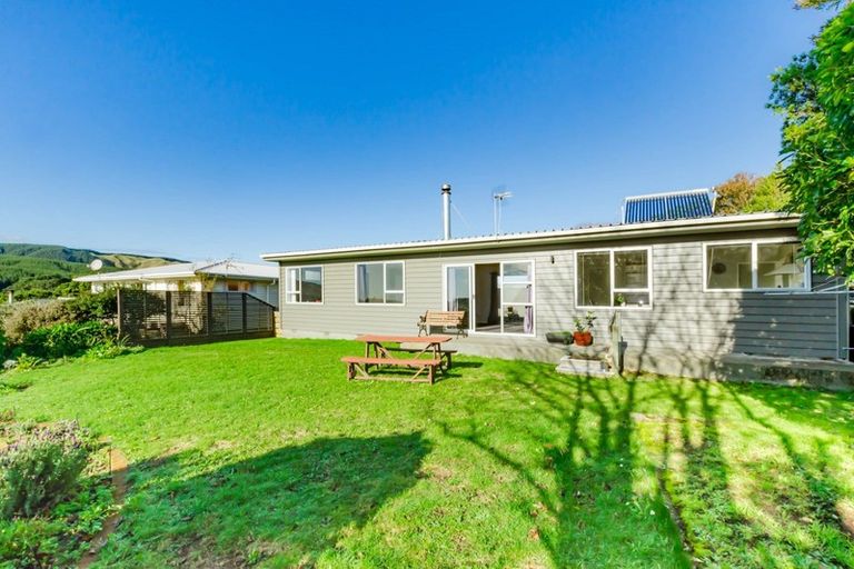 Photo of property in 6 Kapekape Place, Pukerua Bay, 5026