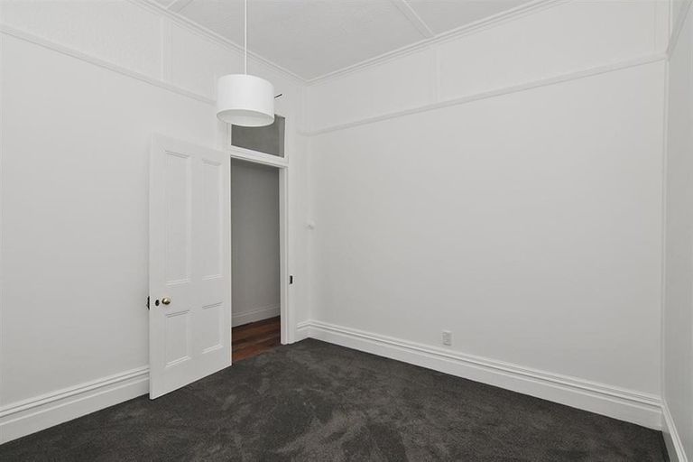 Photo of property in 5 Glendavar Street, Berhampore, Wellington, 6023