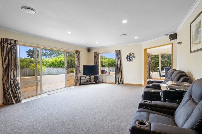 Photo of property in 10a Shelter Grove, Frankleigh Park, New Plymouth, 4310