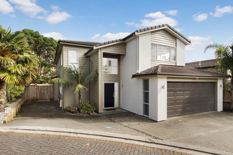 Photo of property in 41c Redoubt Road, Goodwood Heights, Auckland, 2105