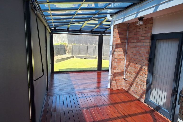 Photo of property in 8 Pyramid Place, Glen Eden, Auckland, 0602