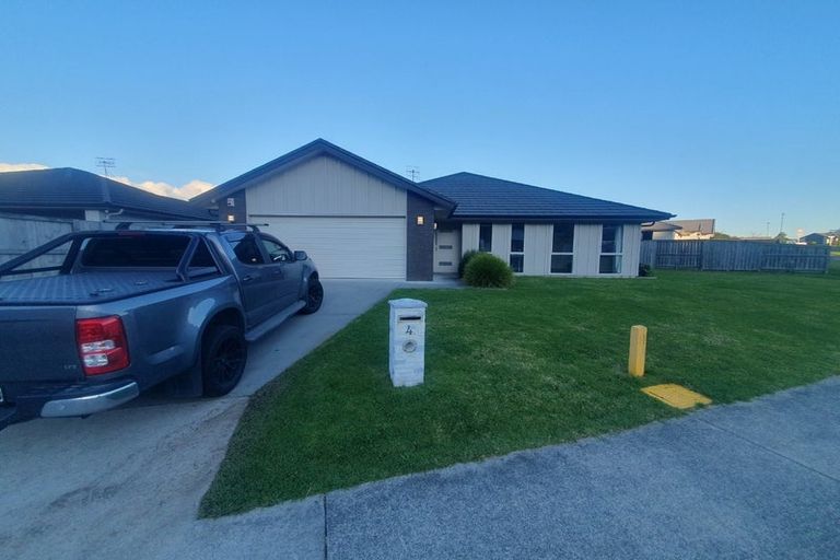 Photo of property in 4 Lakeside Terrace, Omokoroa, 3114