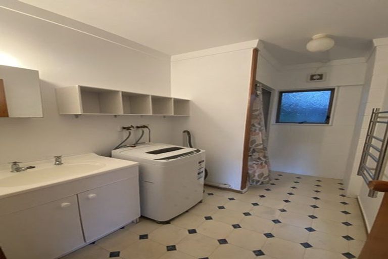 Photo of property in 74 Weatherly Road, Torbay, Auckland, 0630