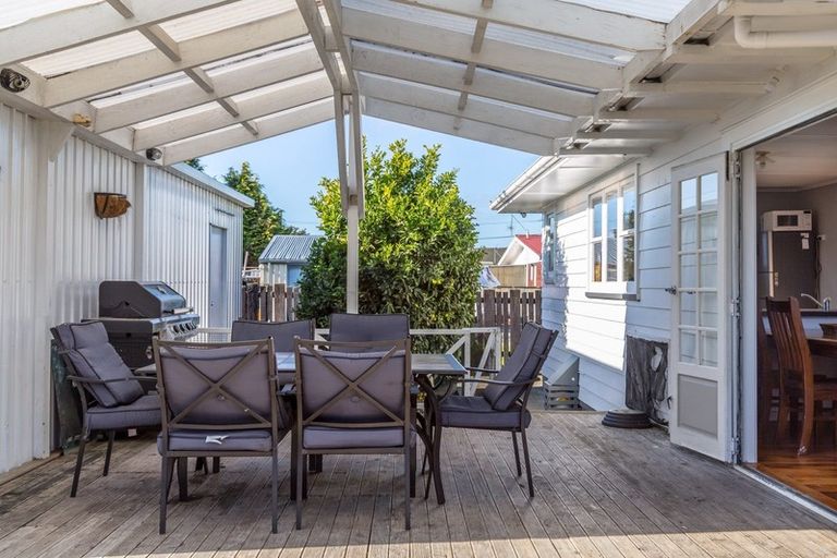 Photo of property in 2 Wavell Crescent, Lansdowne, Masterton, 5810