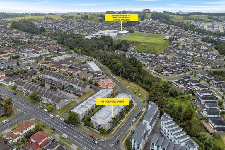 Photo of property in 95 Norwood Drive, Flat Bush, Auckland, 2019