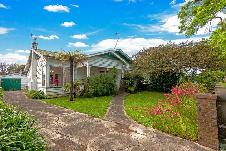 Photo of property in 9 Milverton Avenue, Hokowhitu, Palmerston North, 4410