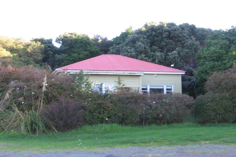 Photo of property in 10a Rangihiroa Street, Waikanae Beach, Waikanae, 5036
