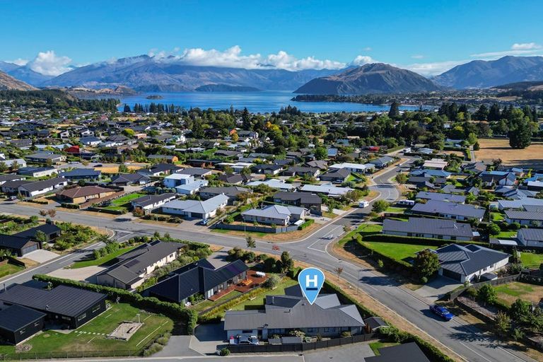 Photo of property in 5 Nancy Lane, Wanaka, 9305