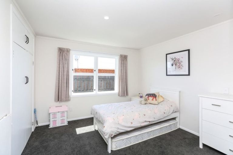 Photo of property in 24 Tukapa Street, Westown, New Plymouth, 4310