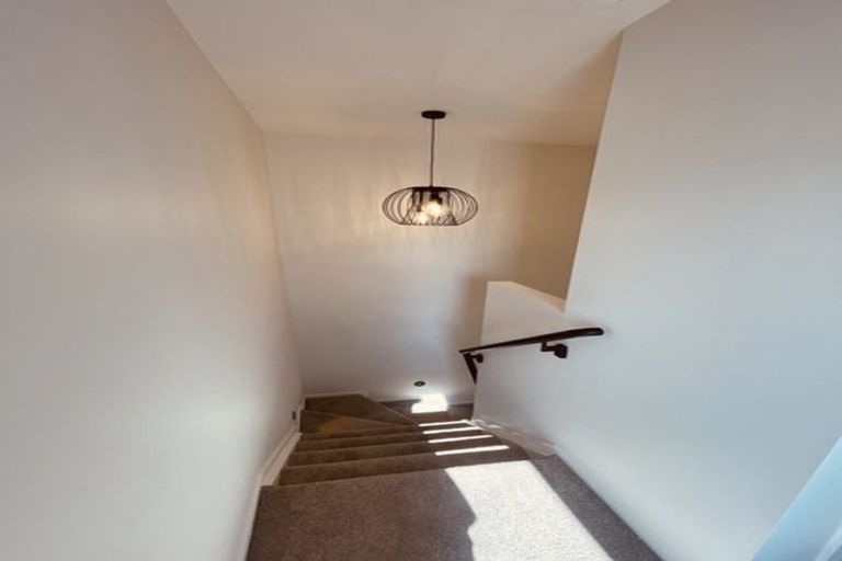 Photo of property in 2/2 Smiths Avenue, Papakura, 2110