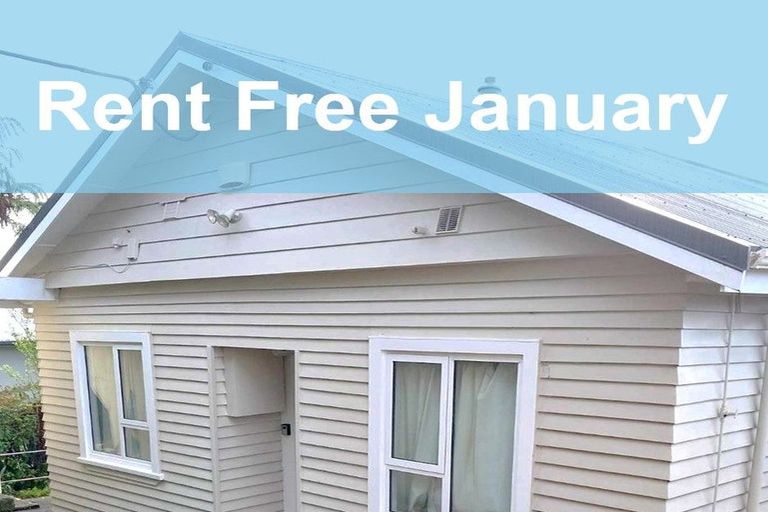 Photo of property in 7 Hampton Hill Road, Tawa, Wellington, 5028