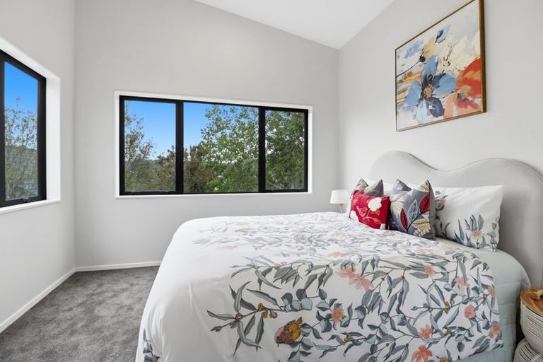 Photo of property in 2/7 Tapu Road, Huapai, Kumeu, 0810