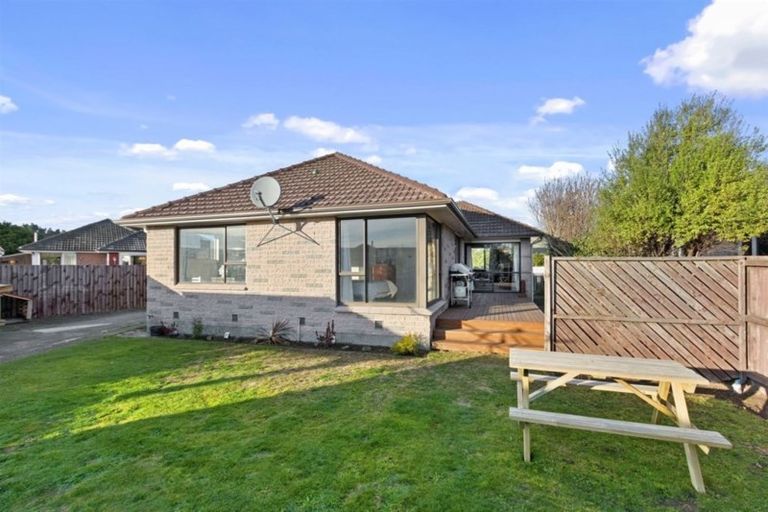 Photo of property in 11 Quebec Place, Wainoni, Christchurch, 8061