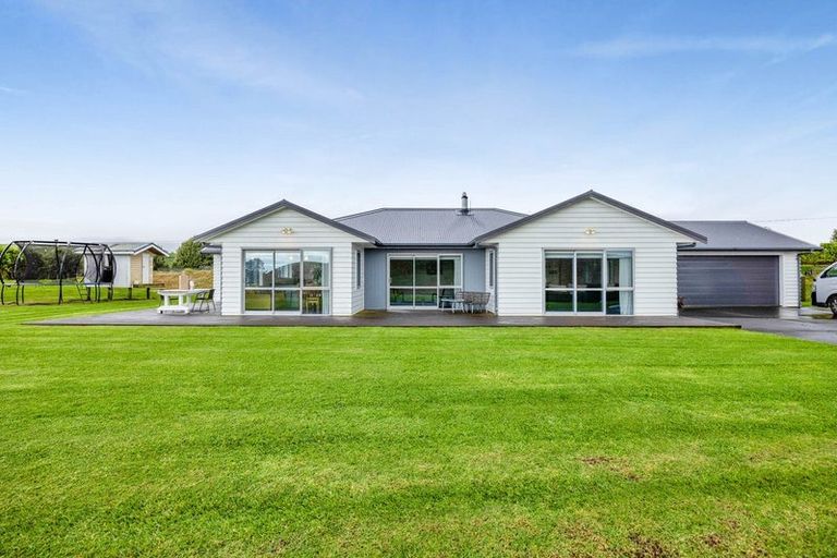 Photo of property in 2088 South Road, Okato, New Plymouth, 4374