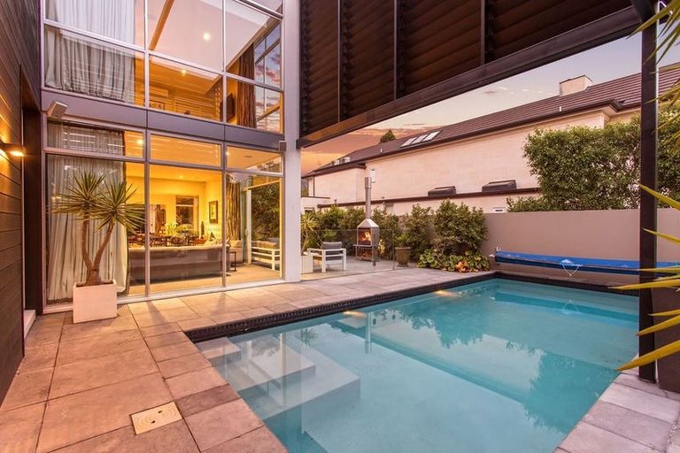 Photo of property in 8 Royds Street, Fendalton, Christchurch, 8014