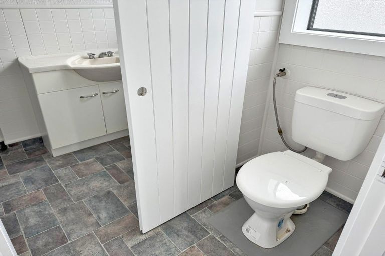 Photo of property in 12 Hart Street, Foxton Beach, Foxton, 4815