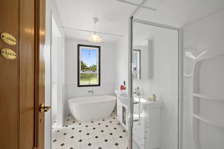 Photo of property in 6 Shortland Street, Lower Vogeltown, New Plymouth, 4310