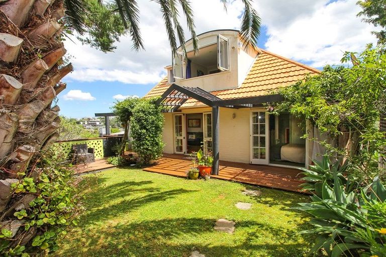 Photo of property in 2/111 Beach Road, Pahurehure, Papakura, 2113