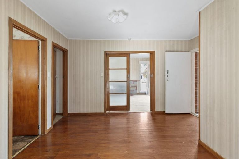 Photo of property in 2a Coniston Avenue, Te Atatu South, Auckland, 0610