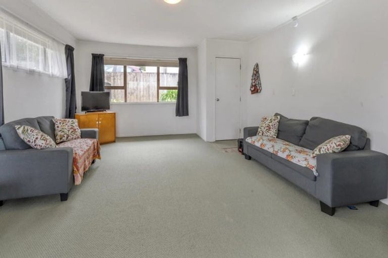 Photo of property in 24 Waterloo Street, Dannevirke, 4930