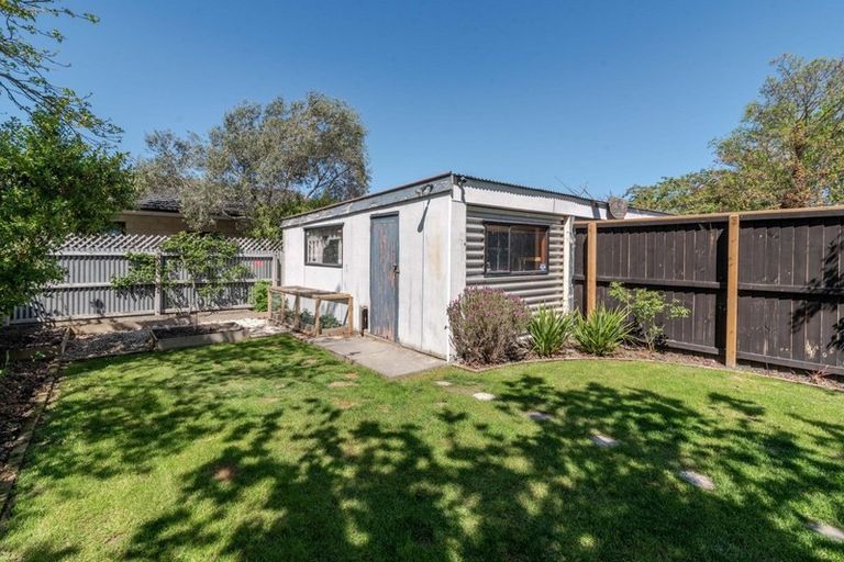 Photo of property in 128 Somerfield Street, Somerfield, Christchurch, 8024