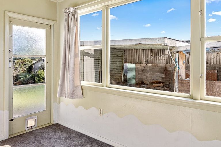 Photo of property in 18 Holdaway Street, Riversdale, Blenheim, 7201