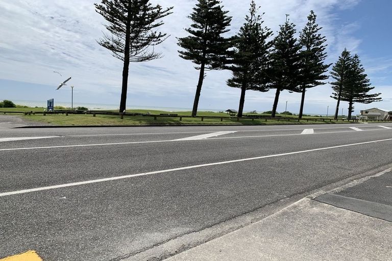 Photo of property in 64a Marine Parade, Otaki Beach, Otaki, 5512