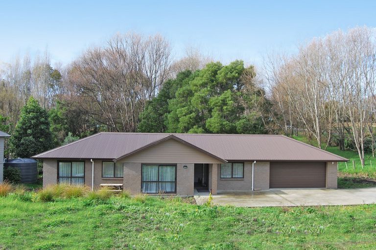 Photo of property in 29 Settlement Road, Kaiwaka, 0573