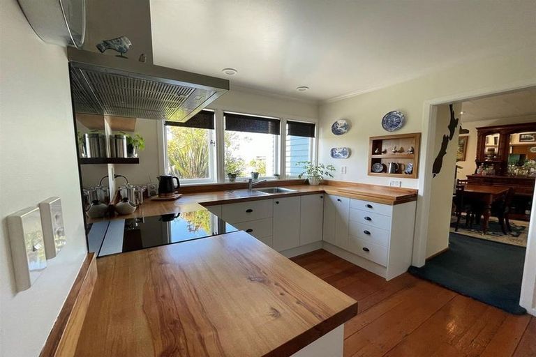 Photo of property in 12 Parsonage Road, Waimate, 7924