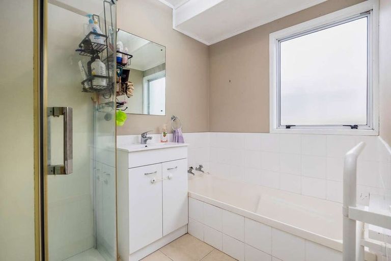 Photo of property in 86 Marlborough Avenue, Glenfield, Auckland, 0629