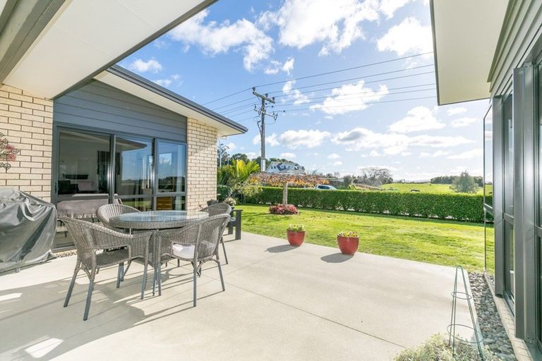 Photo of property in 2 Ruske Place, Grandview Heights, Hamilton, 3200