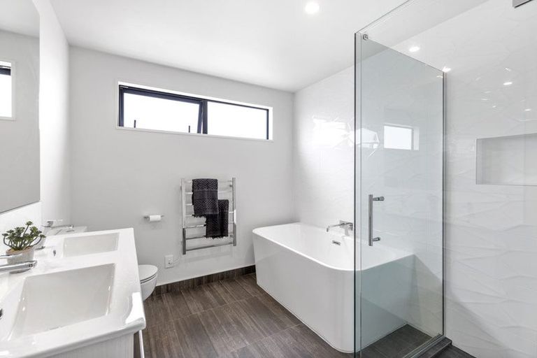 Photo of property in 1/177 Edgeware Road, Edgeware, Christchurch, 8013