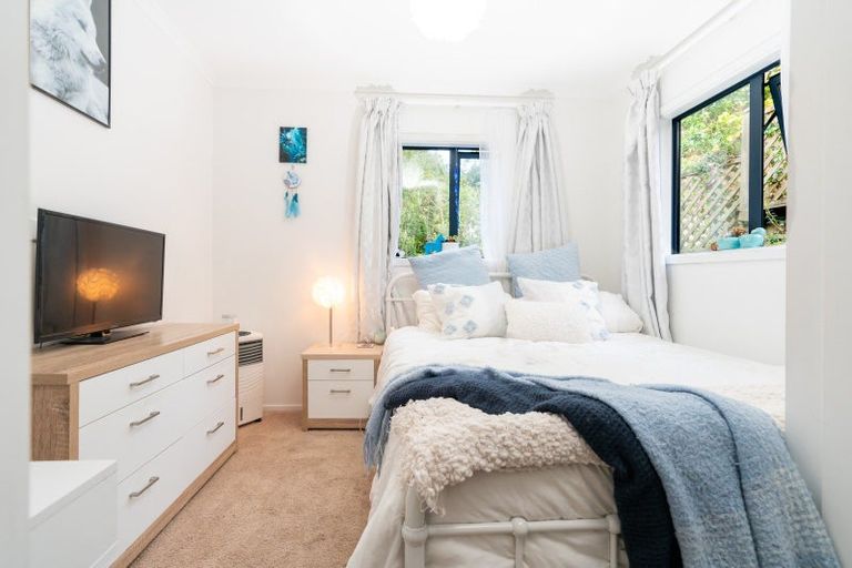 Photo of property in 96a Larsen Crescent, Tawa, Wellington, 5028