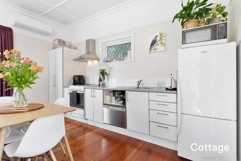 Photo of property in 94 Derwent Street, Island Bay, Wellington, 6023