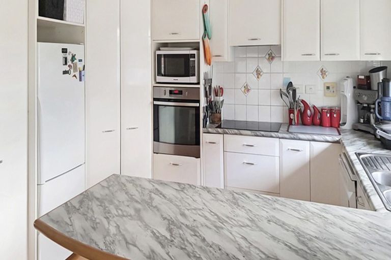 Photo of property in 17 Fuller Grove, Woburn, Lower Hutt, 5010