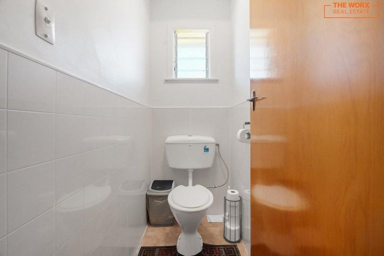 Photo of property in 72 Muir Avenue, Mangere Bridge, Auckland, 2022