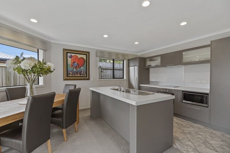 Photo of property in 9a Wilton Street, Westown, New Plymouth, 4310