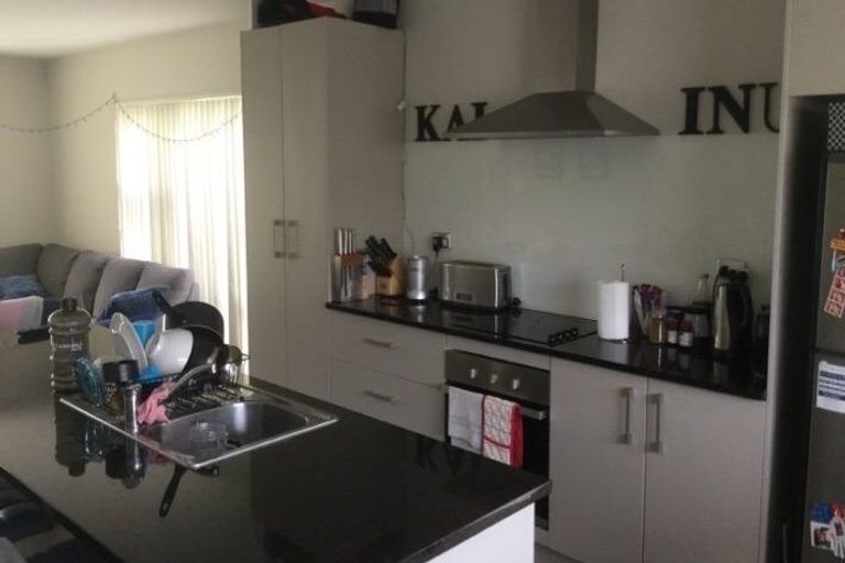 Photo of property in 75 Popokatea Drive, Takanini, 2112