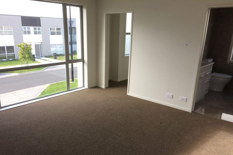 Photo of property in 42 Treestump Road, Takanini, 2112