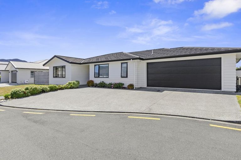 Photo of property in 11 Poulson Grove, Trentham, Upper Hutt, 5018