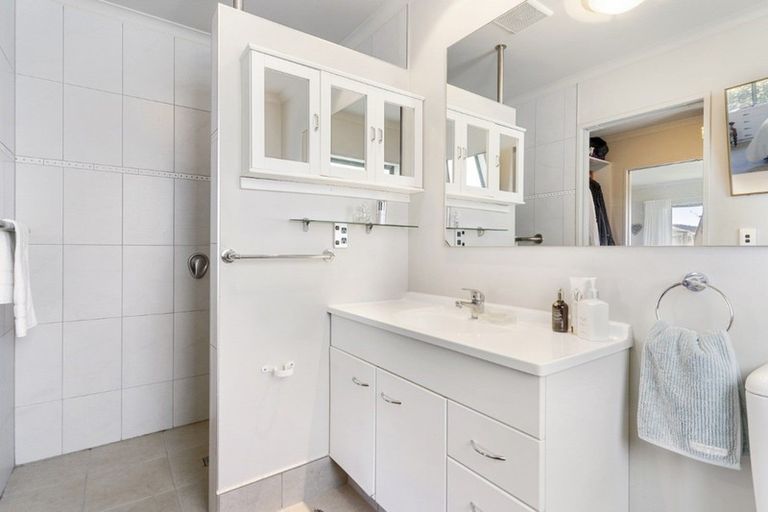 Photo of property in 117 Bruce Wallace Place, Whangamata, 3620