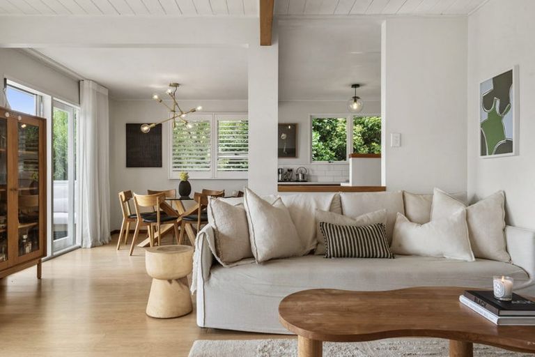 Photo of property in 2/35a Rangatira Road, Beach Haven, Auckland, 0626