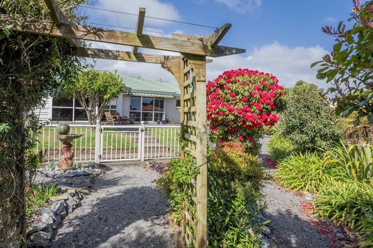 Photo of property in 16 Harry Shaw Way, Raumati South, Paraparaumu, 5032